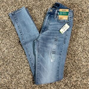Aeropostale Premium Seriously Stretchy High Rise Jegging. Size 00R. Brand New!
